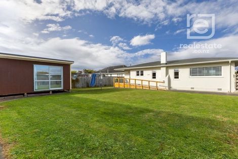 Photo of property in 11 Aberdeen Avenue, Takaro, Palmerston North, 4412