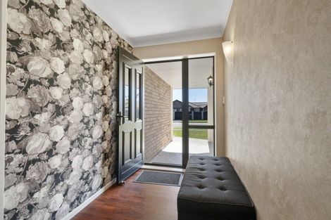 Photo of property in 36 Geneva Terrace, Kelvin Grove, Palmerston North, 4414