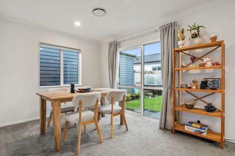 Photo of property in 31 Katipo Road, Takanini, 2112