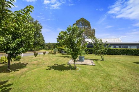 Photo of property in 1 Seagers Close, Kinloch, Taupo, 3377