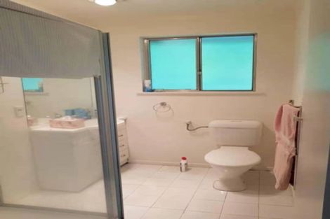 Photo of property in 1/2b Queensway, Three Kings, Auckland, 1024