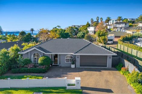 Photo of property in 19 Esther Place, Red Beach, 0932