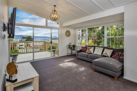 Photo of property in 102 Old Onerahi Road, Onerahi, Whangarei, 0110