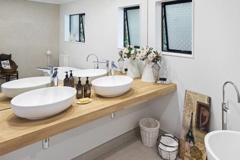 Photo of property in 36 Edgewater Parade, Waiuku, 2123