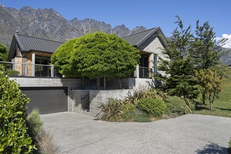 Photo of property in 15 Skye Lane, Jacks Point, Queenstown, 9371