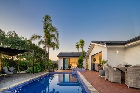 Photo of property in 12 Oleander Point, Farm Cove, Auckland, 2012