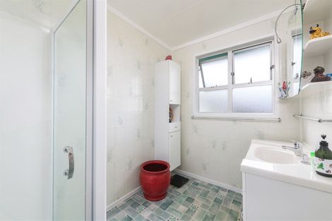 Photo of property in 17 Harmel Road, Glendene, Auckland, 0602