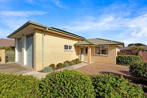 Photo of property in 19 Pirika Place, Papamoa Beach, Papamoa, 3118