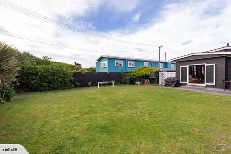 Photo of property in 154 Marine Parade, New Brighton, Christchurch, 8083