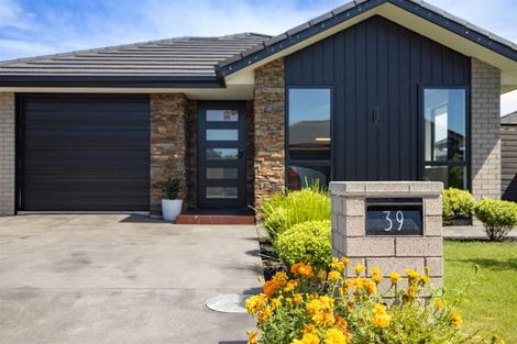 Photo of property in 39 Glengael Drive, Halswell, Christchurch, 8025