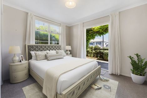 Photo of property in 160 Molesworth Street, New Plymouth, 4312