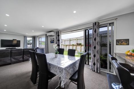 Photo of property in 8 Garrett Drive, Whalers Gate, New Plymouth, 4310