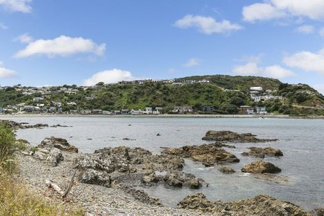 Photo of property in 32 Owhiro Bay Parade, Owhiro Bay, Wellington, 6023