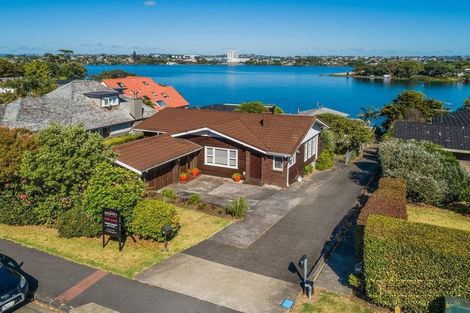 Photo of property in 308 Hurstmere Road, Takapuna, Auckland, 0622