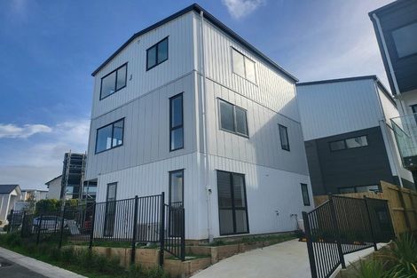 Photo of property in 2 Dotterel Place, Westgate, Auckland, 0614