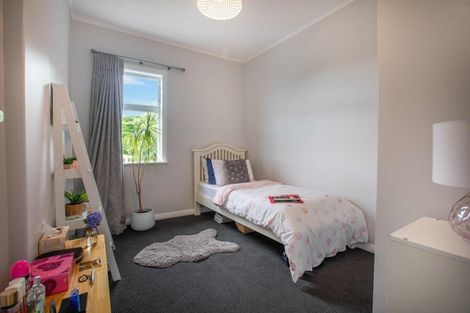 Photo of property in 50 Maungaraki Road, Korokoro, Lower Hutt, 5012