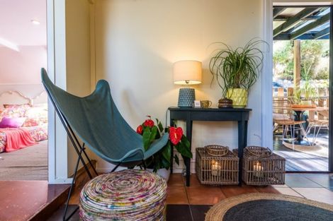 Photo of property in 14 Wellington Road, Surfdale, Waiheke Island, 1081