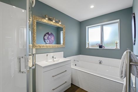 Photo of property in 10 Koareare Avenue, Halswell, Christchurch, 8025