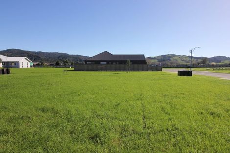 Photo of property in 19 Ngaroma Crescent, Whitianga, 3510