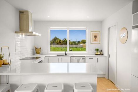 Photo of property in 7 Magnolia Lane, Kelvin Grove, Palmerston North, 4414