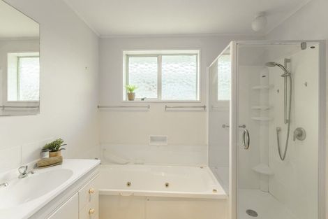 Photo of property in 36 Sylvan Avenue, Waikanae, 5036