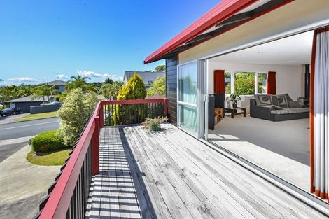 Photo of property in 125 Stapleford Crescent, Browns Bay, Auckland, 0630