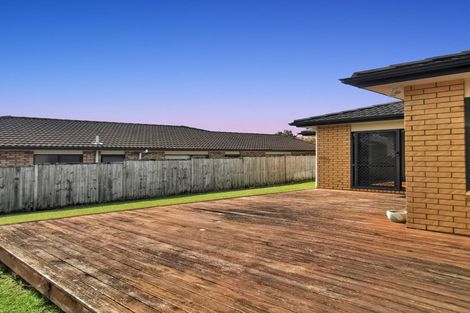 Photo of property in 13 Sapperton Drive, Henderson, Auckland, 0612