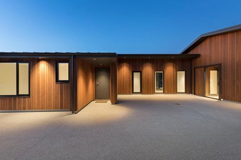 Photo of property in 6 Red Deer Rise, Kelvin Heights, Queenstown, 9300