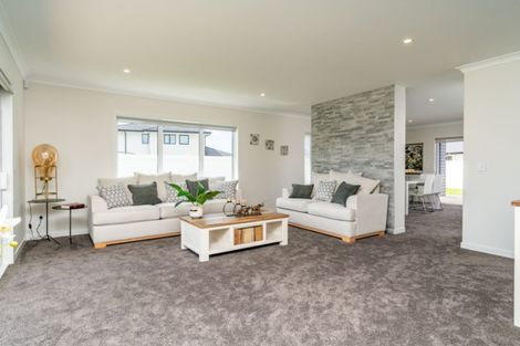 Photo of property in 43 Stace Hopper Drive, One Tree Point, 0118