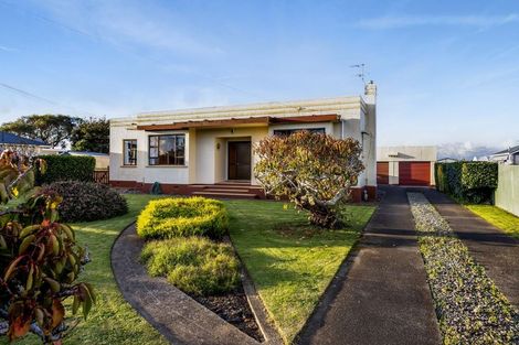 Photo of property in 18 Egmont Street, Hawera, 4610