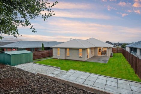 Photo of property in 37 Davaar Crescent, Broomfield, Christchurch, 8042