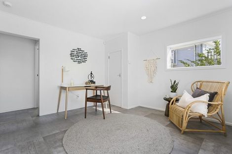 Photo of property in 6 May Avenue, Te Atatu South, Auckland, 0610