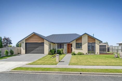 Photo of property in 9 Ruru Place, Oxford, 7430