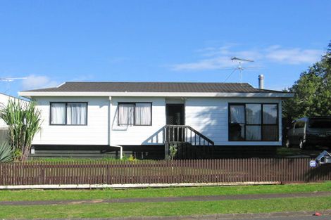 Photo of property in 2 Christmas Road, Manurewa, Auckland, 2102