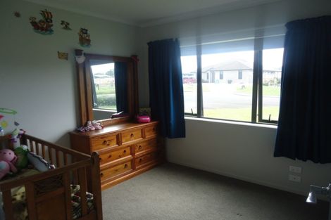 Photo of property in 31 Harbour Crest Drive, Waiuku, 2123