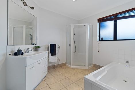 Photo of property in 8 Wakefield Place, Rototuna North, Hamilton, 3210