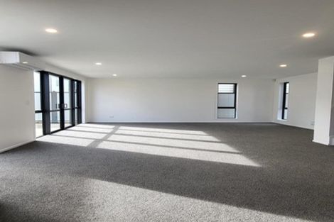 Photo of property in 34 Cessna Crescent, Mangere, Auckland, 2022