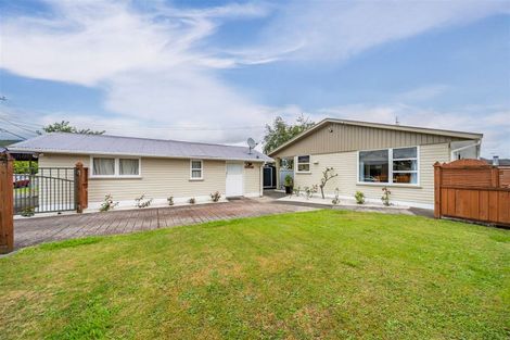 Photo of property in 53 Kashmir Avenue, Clouston Park, Upper Hutt, 5018