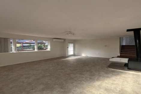 Photo of property in 13 Vina Place, Massey, Auckland, 0614