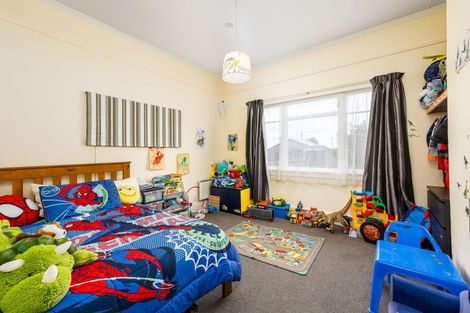 Photo of property in 1 Edward Street, Waimate, 7924