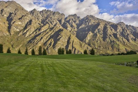 Photo of property in 13 Pendeen Crescent, Jacks Point, Queenstown, 9371