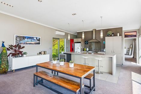 Photo of property in 6 Ocean Vista Lane, Paraparaumu, 5032