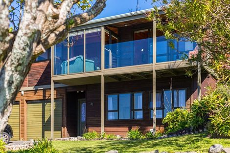 Photo of property in 25 James Cook Drive, Whitby, Porirua, 5024