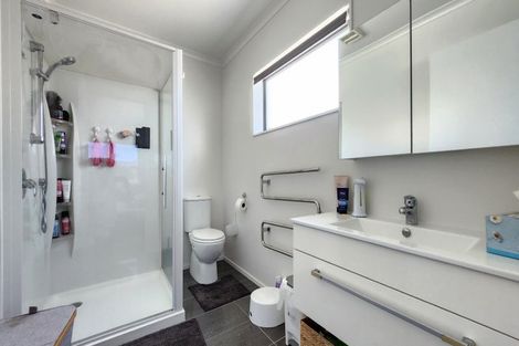 Photo of property in 260 Mark Avenue, Grenada Village, Wellington, 6037