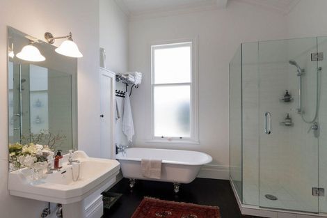 Photo of property in 165 Karori Road, Karori, Wellington, 6012