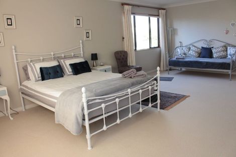 Photo of property in 44 Amberwood Drive, Northpark, Auckland, 2013