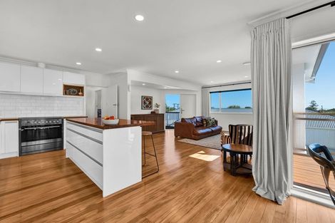 Photo of property in 185 Mangorei Road, Merrilands, New Plymouth, 4312