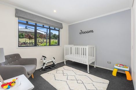 Photo of property in 100 Kauri Crescent, Waimauku, Kumeu, 0891