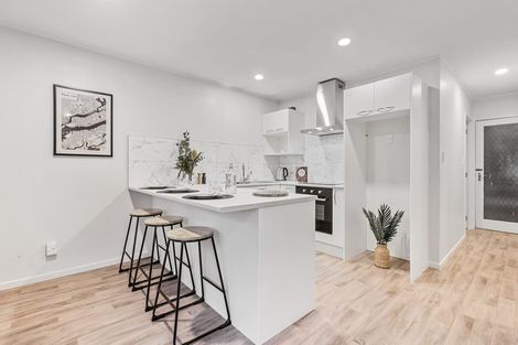 Photo of property in 2/31 Bowater Place, Manurewa, Auckland, 2102