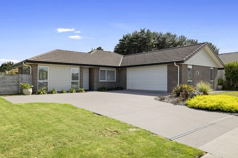 Photo of property in 7 Ryder Drive, Waiwhakaiho, New Plymouth, 4312